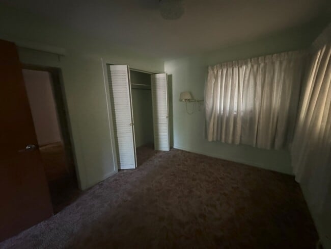 Building Photo - 16 Van Ness Ave