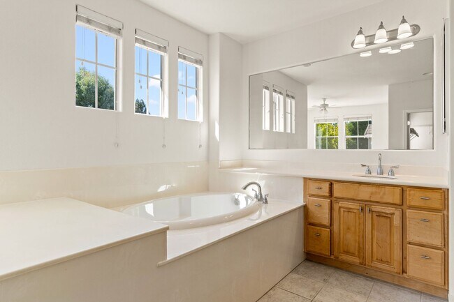 Building Photo - 3311 Montevideo Dr