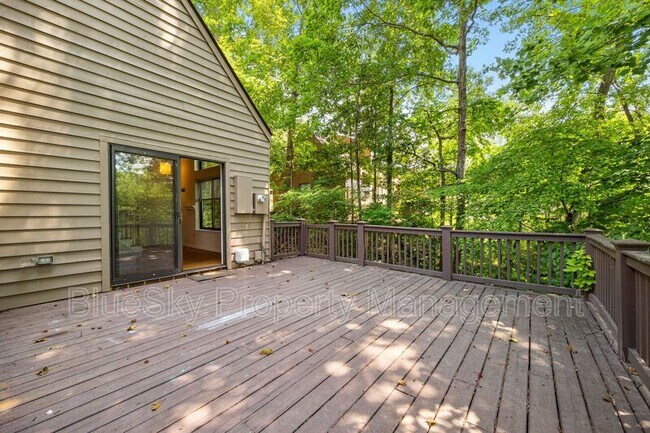 Building Photo - 1676 Royal Oak Ct