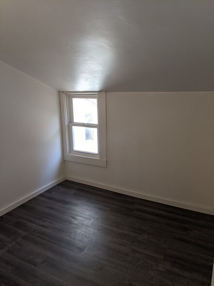 Building Photo - 200 11th St NE