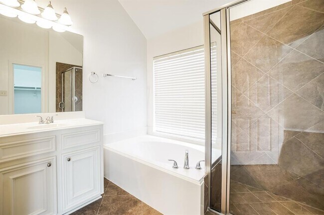 Building Photo - 27415 Macy Hills Ct