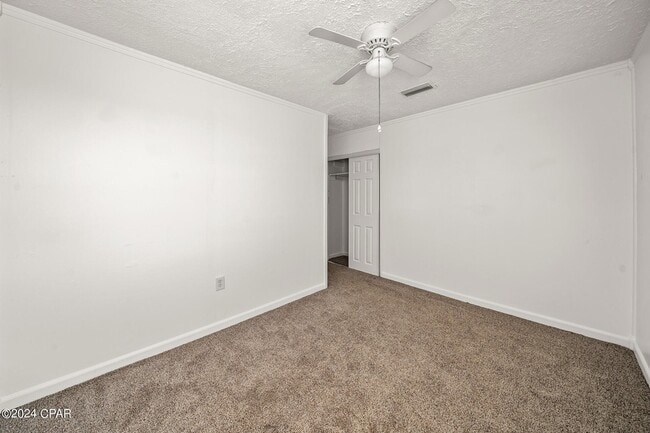 Building Photo - 6319 Sunset Ave
