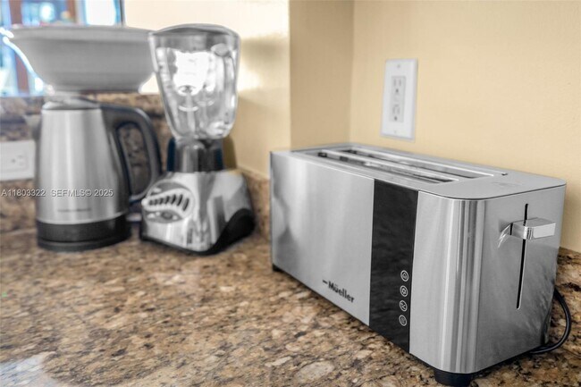 Building Photo - 18100 N Bay Rd