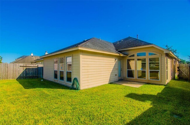 Building Photo - 30 Signal Hill Dr
