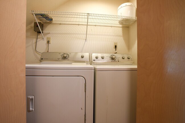 Building Photo - Lovely upper 2 floors of Large home in Phi...