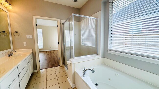 Building Photo - 3218 Oak Cliff Ln