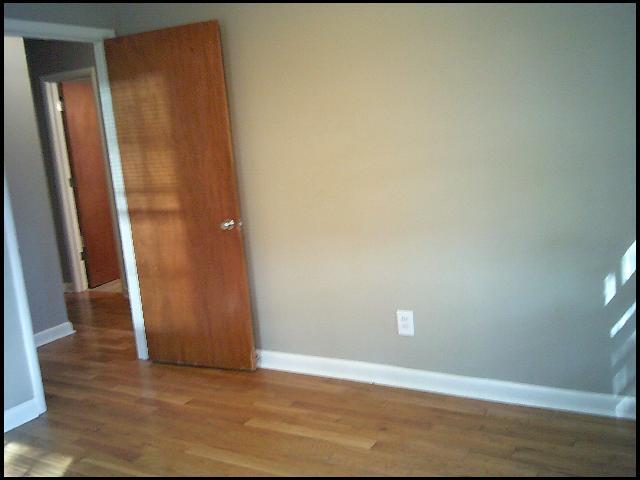 Building Photo - 303 Brookside Dr