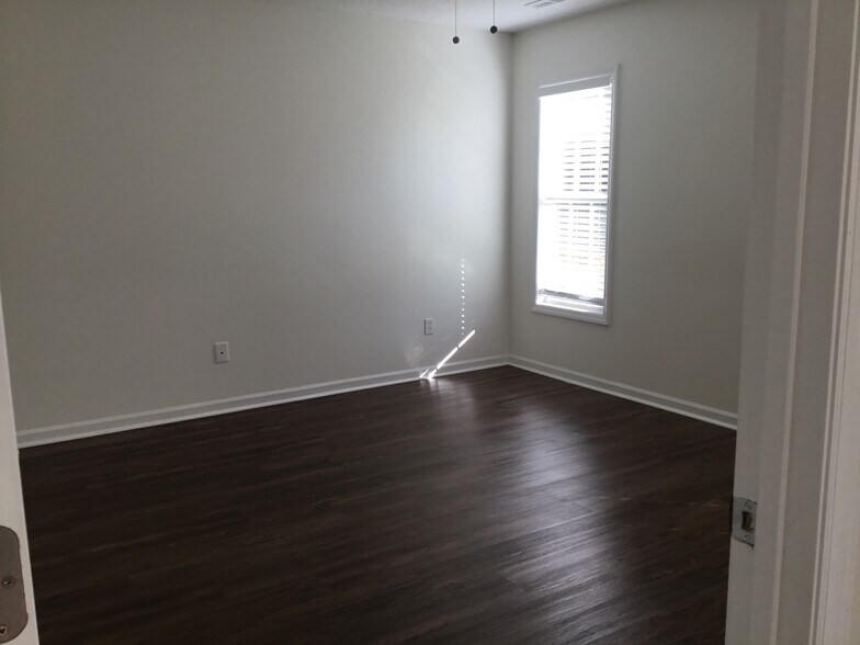 Building Photo - 133 Cameron Way Cir