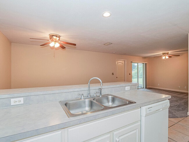 Building Photo - 301 S Wimbrow Dr