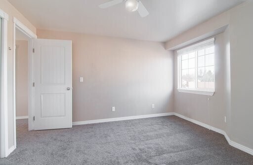 Building Photo - Remodeled 2 Bed 1 Bath! Close to freeway, ...