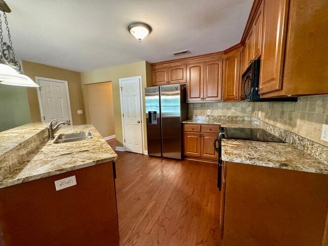 Building Photo - Hampton Cove home with EV Plug