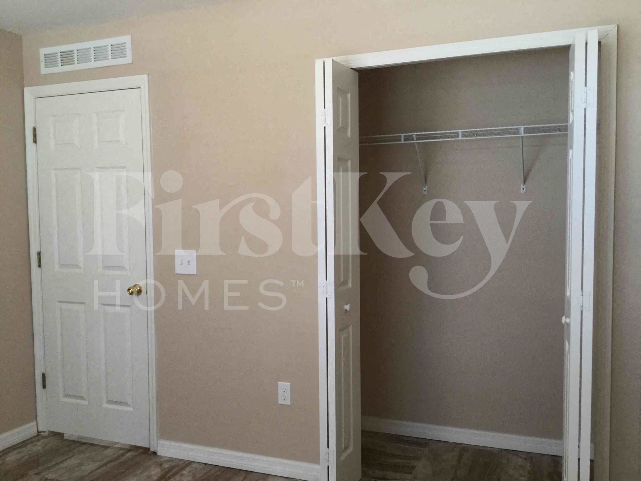 Building Photo - 425 Hammerstone Ave