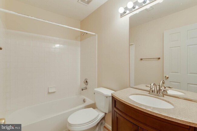 Building Photo - 15704 Renton Ct