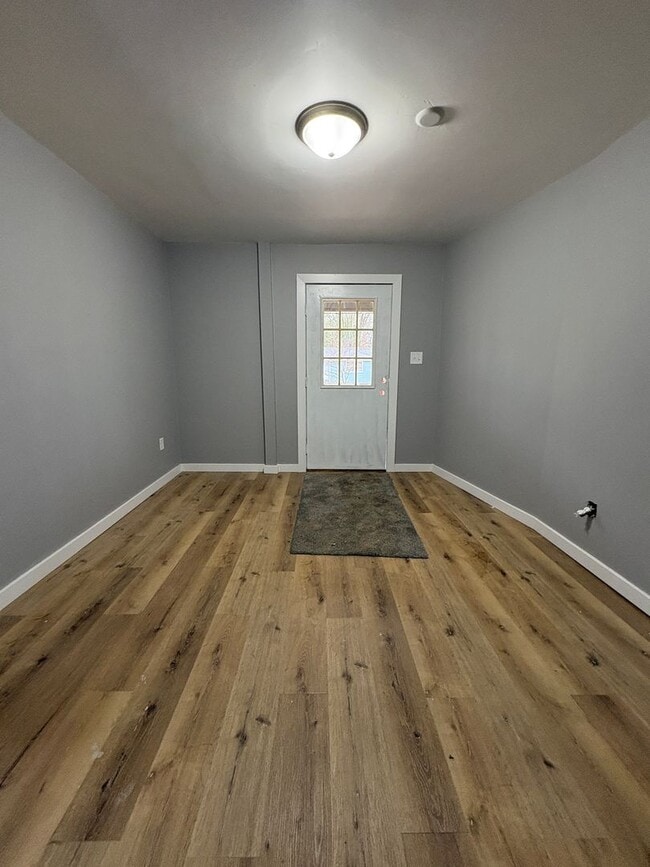 Building Photo - 313 e first street