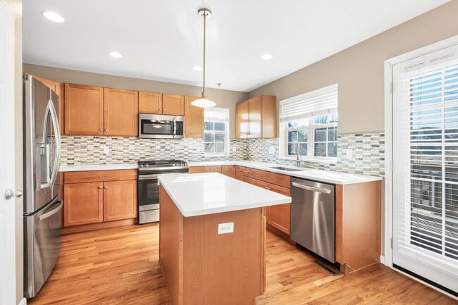 Building Photo - 2933 Central Park Blvd