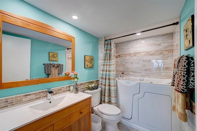 Building Photo - 111 N Pompano Beach Blvd