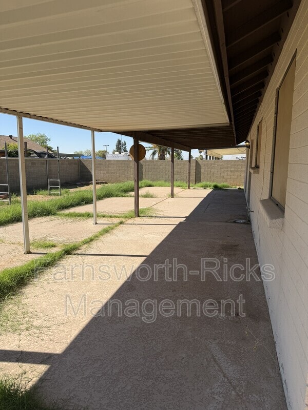 Building Photo - 4861 E Evergreen St