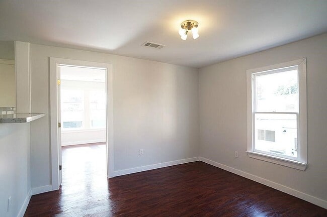 Building Photo - 4302 Siegel St