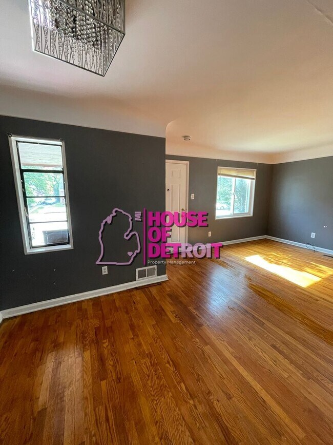 Building Photo - 3 BEDROOM | 1 BATH | FREE PRE SCREEN