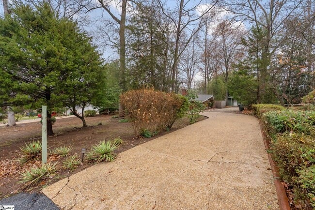 Building Photo - 103 Robinall Dr