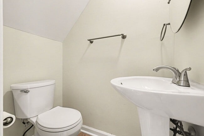 Building Photo - Updated 2BR Townhome Minutes from Central Park & Mary Washington Hospital!