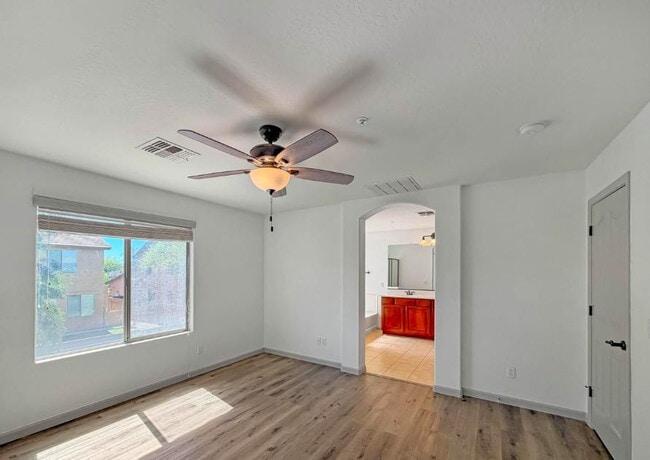 Building Photo - 7085 W Andrew Ln