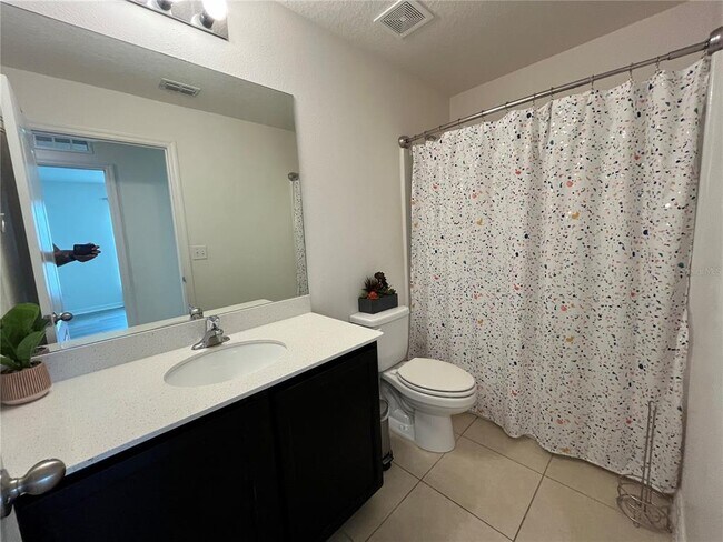 Building Photo - 2121 Hibiscus Pl