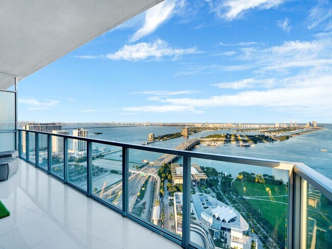 Building Photo - 1100 Biscayne Blvd