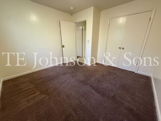 Building Photo - All-Inclusive Living in a Prime Winston-Sa...