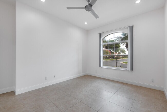 Building Photo - 23390 Torre Cir