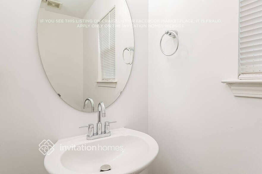 Building Photo - 12728 Alvin Woods Dr