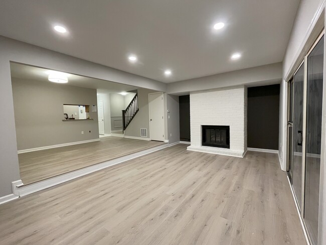 Living and Dining Room - 269 Constitution Cir