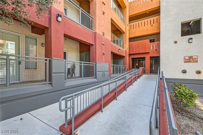 Building Photo - 63 E Agate Ave