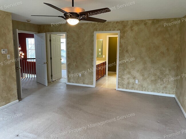 Building Photo - 709 Williamsburg Ct