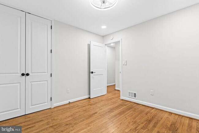 Building Photo - 7609 Woodridge Cir