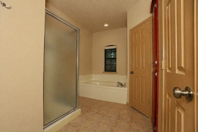 Building Photo - 112 Portulaca St