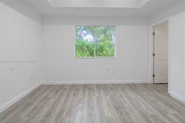 Building Photo - 1543 SE 24th Ct