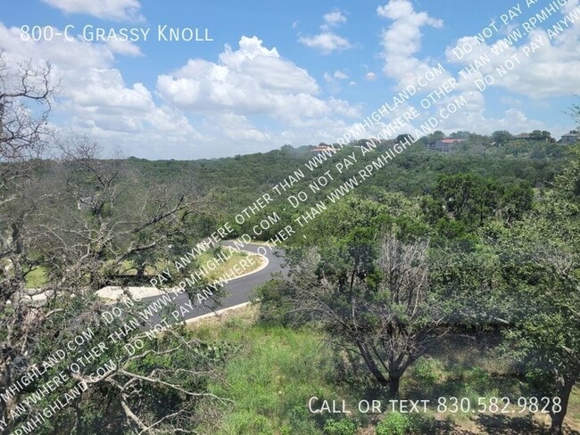 Building Photo - 800 Grassy Knoll