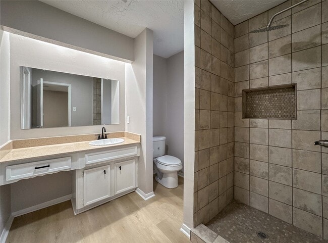 Building Photo - 22822 Canyon Lake Dr