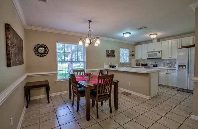 Building Photo - 108 Westminster Dr