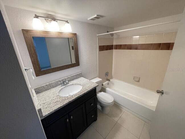 Building Photo - 6082 Westgate Dr