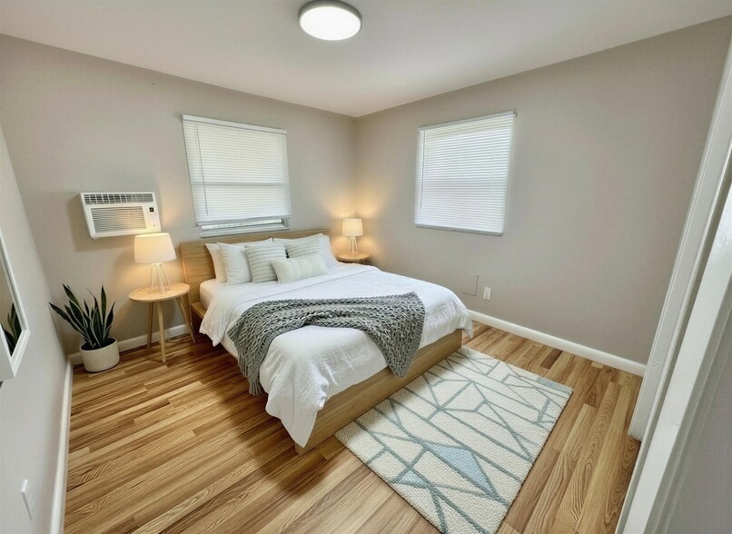 Building Photo - 609 NW 7th Ct