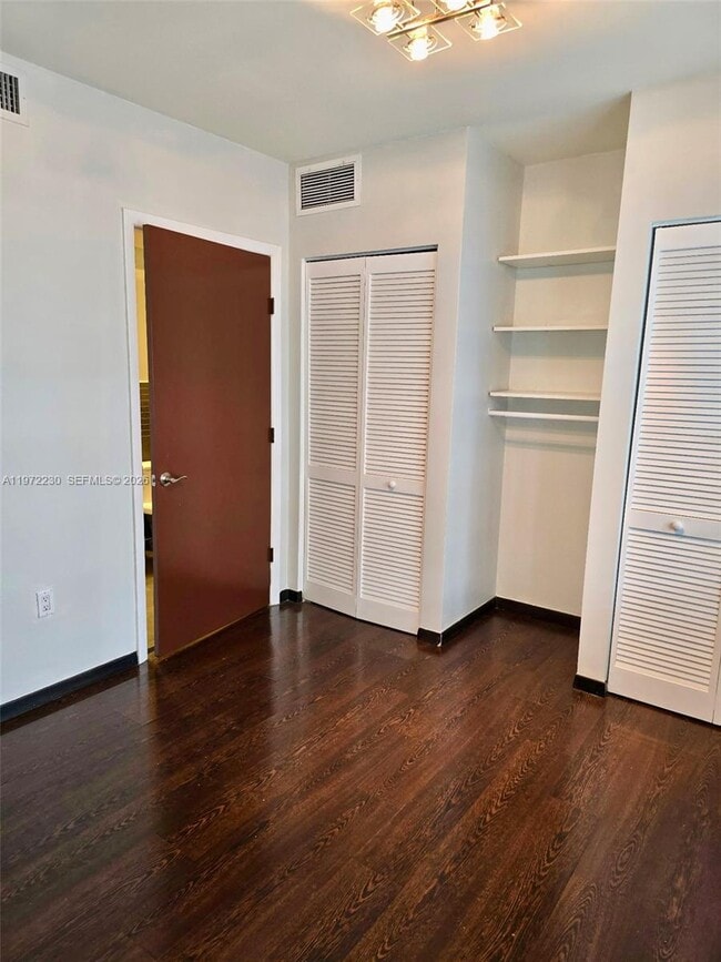 Building Photo - 435 21st St