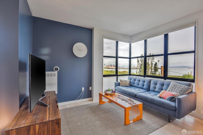 Building Photo - 451 Donahue St