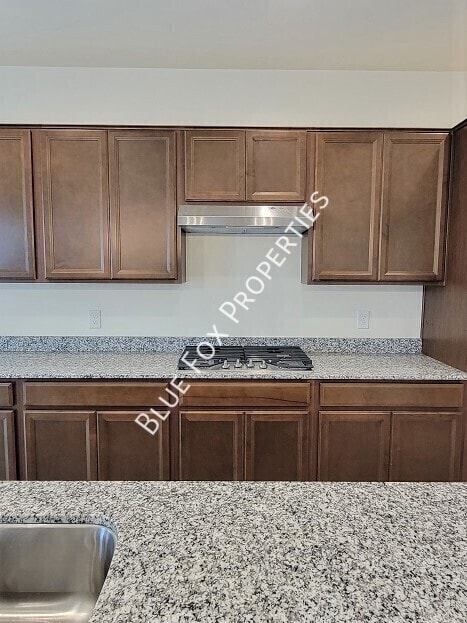 Building Photo - 5525 W Lazy Farm Dr