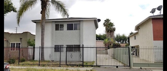 Building Photo - 2728 Exposition Pl