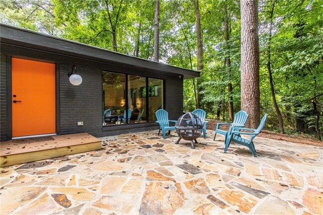 Building Photo - 1904 Lenox Rd NE