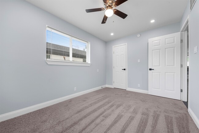 Building Photo - 4120 Linn St