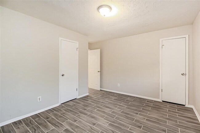 Building Photo - 3025 SW 61st St