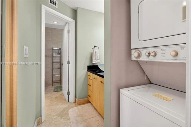 Building Photo - 2401 Collins Ave